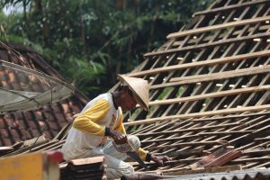 Ilustrasi proyek konstruksi besar di Indonesia yang dikerjakan oleh Perusahaan Kontraktor Indonesia.