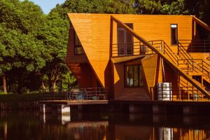 Ilustrasi Perkembangan Smart Home dan Integrasinya dalam Desain Arsitektur modern.