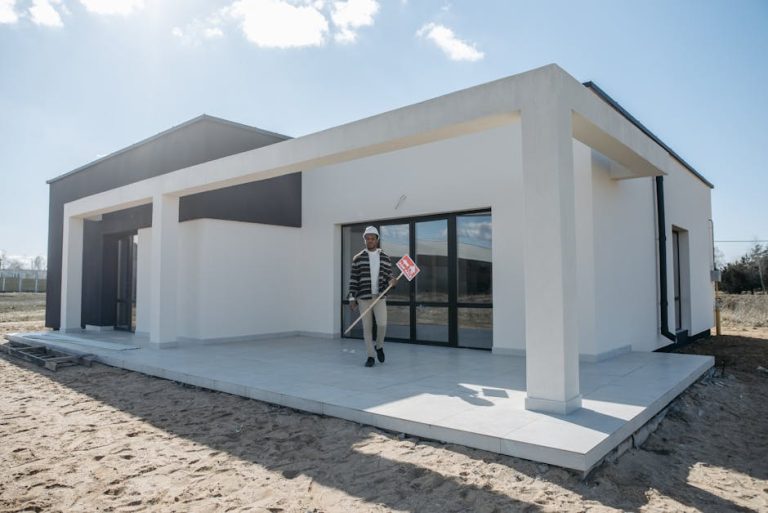 Rumah minimalis fungsional dengan sentuhan Kontraktor dan Arsitek profesional.